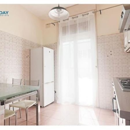 Ostia Holiday La Bonaccia Екстер'єр фото
